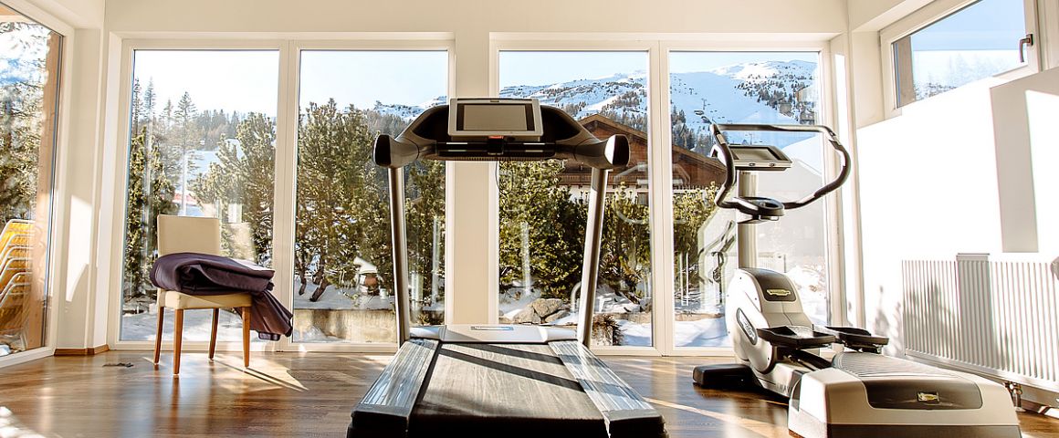 Panorama-Fitnessraum im Hotel Katschberghof